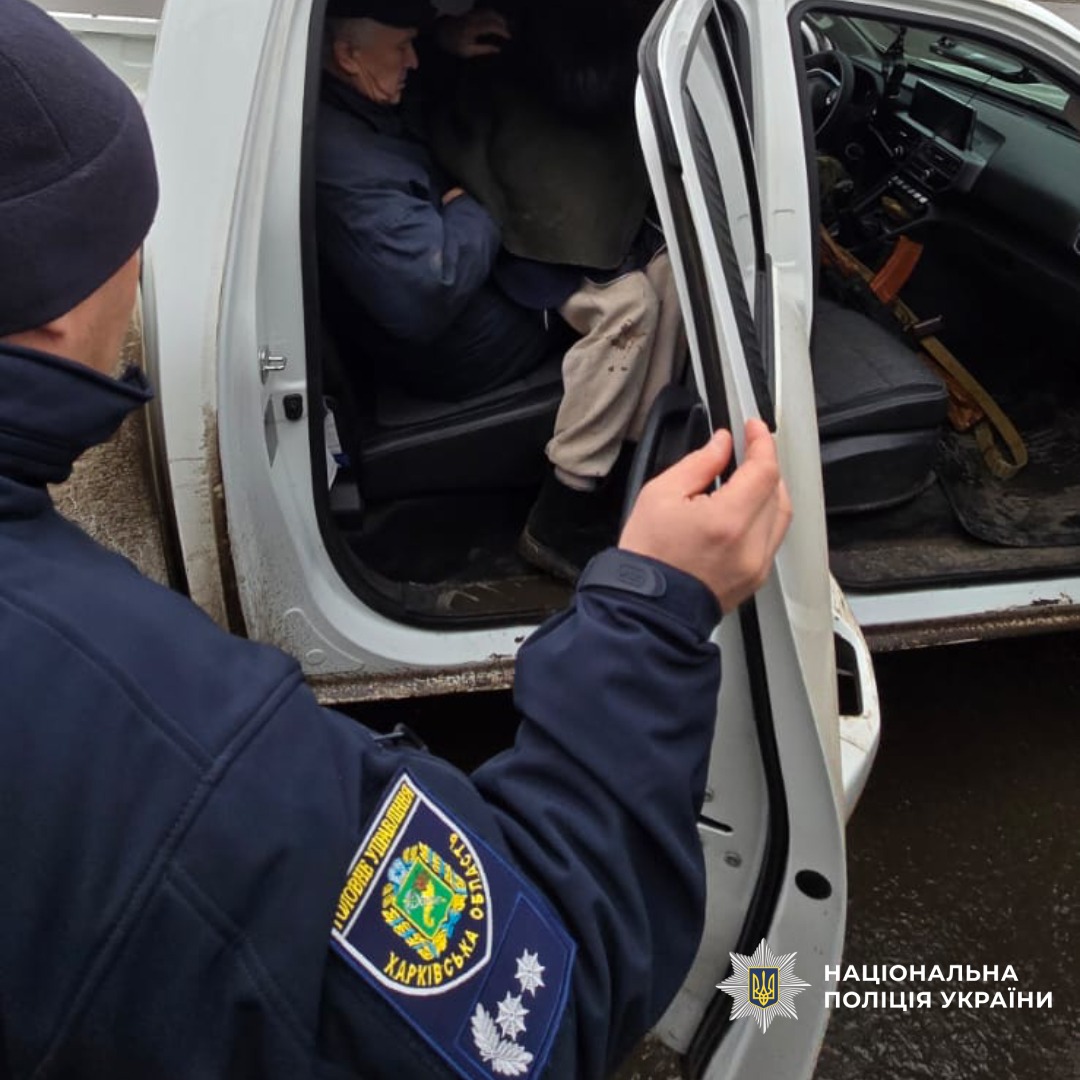 Поліцейські Куп’янщини під ворожими атаками евакуювали поранених цивільних та знешкодили БпЛА