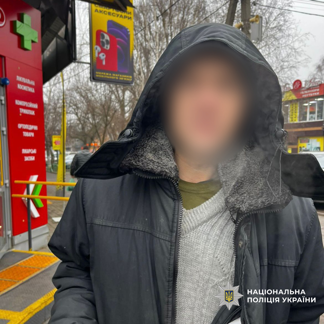 Крадіжка з лікарні: поліцейські Чугуївщини викрили чоловіка, який розібрав кисневу систему