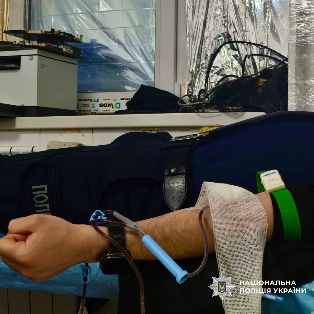 Поліцейські Ізюмщини здали кров для потреб донорства