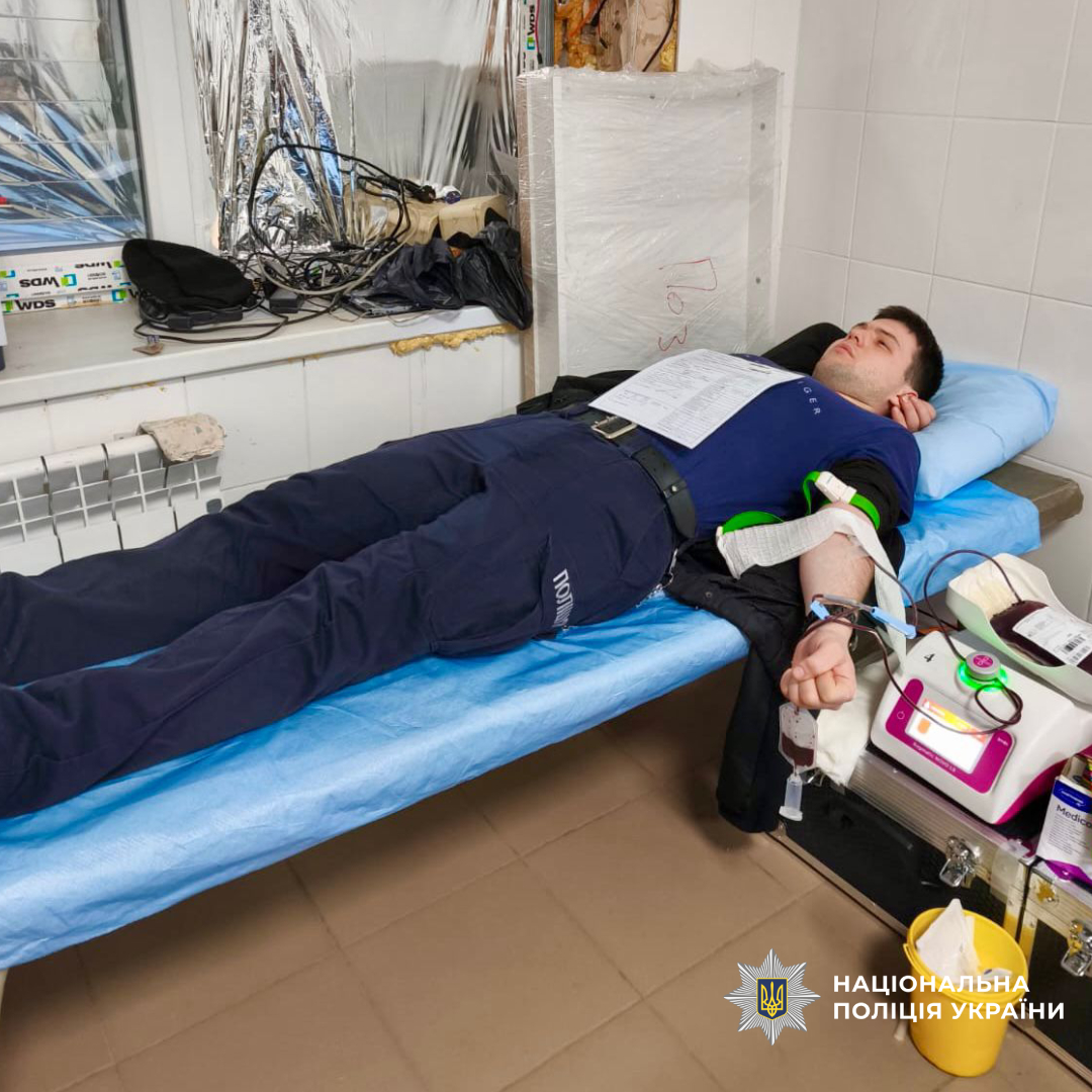 Поліцейські Ізюмщини здали кров для потреб донорства