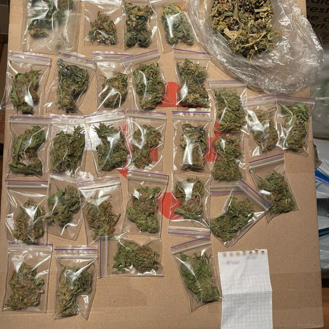 У Харкові поліцейські викрили групу осіб, які займалися збутом наркотиків