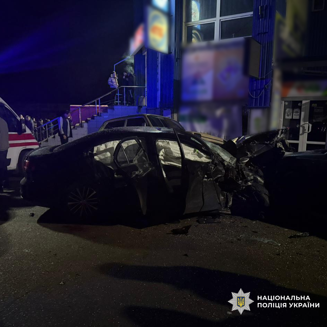 Поліцейські встановлюють обставини дорожньо-транспортної пригоди в Чугуївському районі