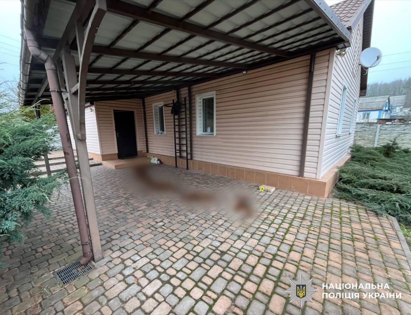 На фотографії зображено місце події.