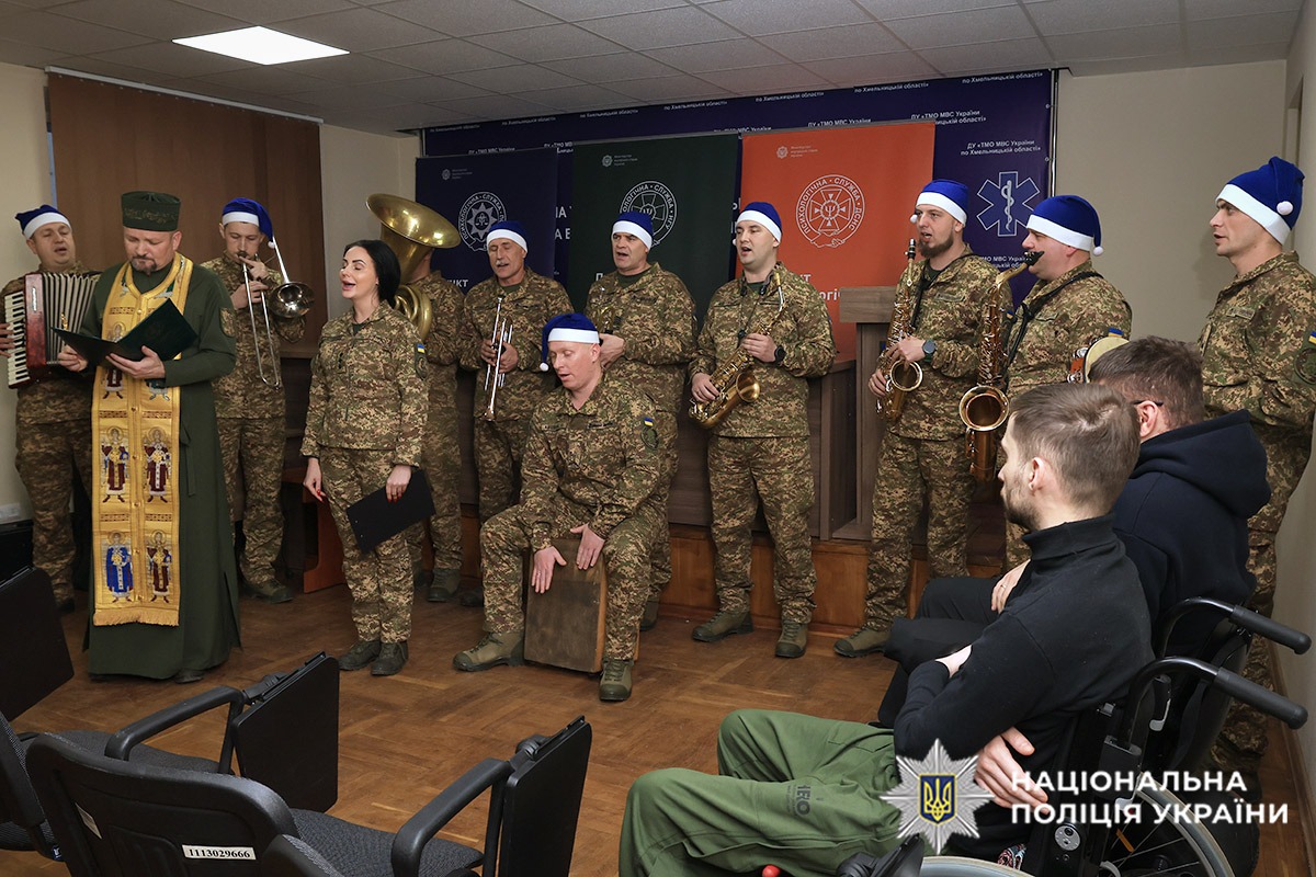 Виступ музикантів перед пораненими