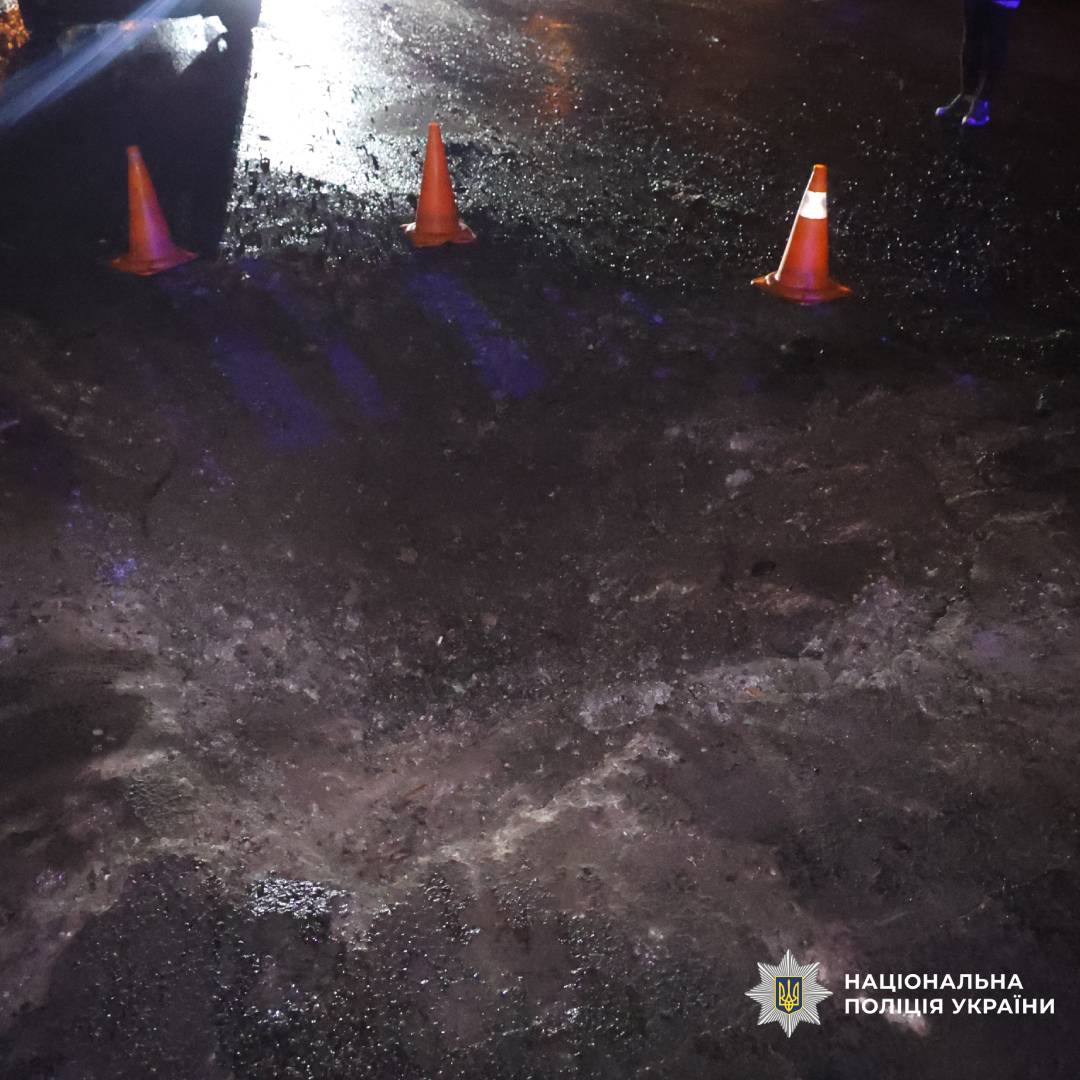 поліція документує наслідки ворожого удару