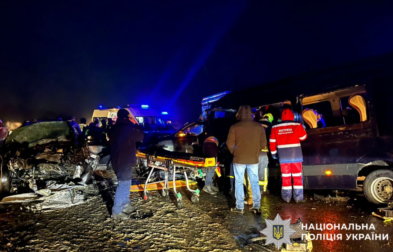 На фотографії зображено місце ДТП.