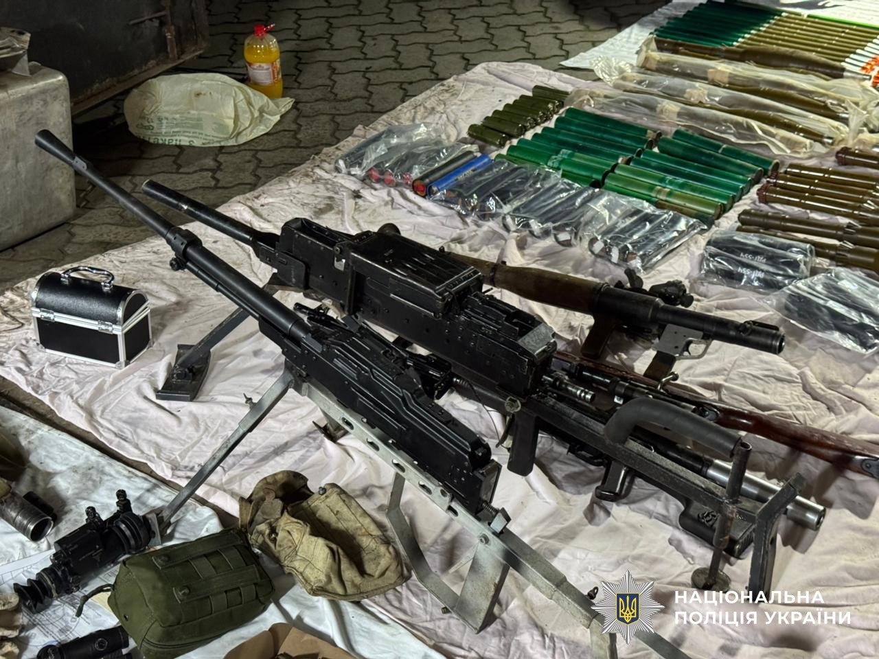 Нацполіція ліквідувала масштабний канал нелегального збуту зброї