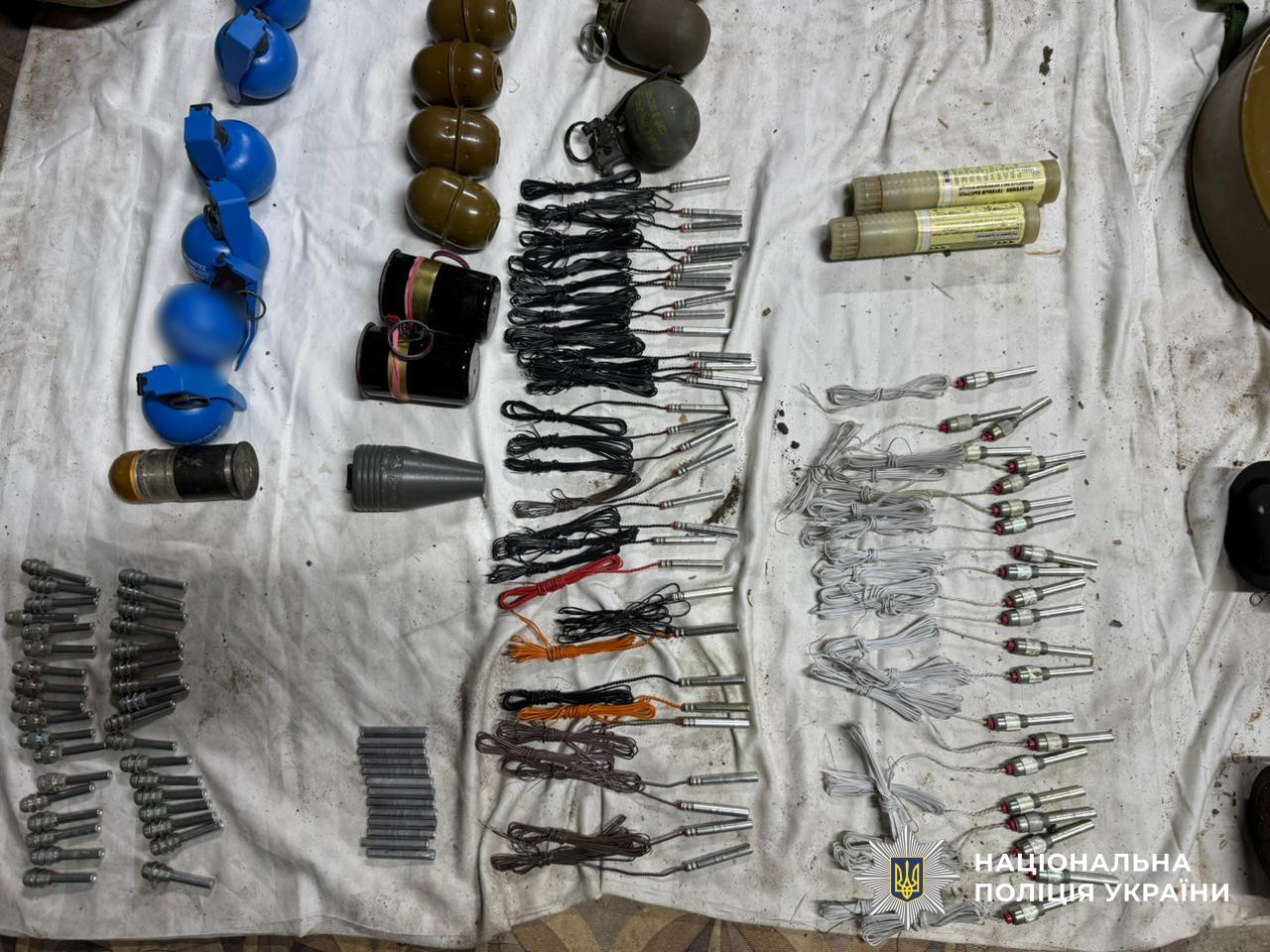 Нацполіція ліквідувала масштабний канал нелегального збуту зброї