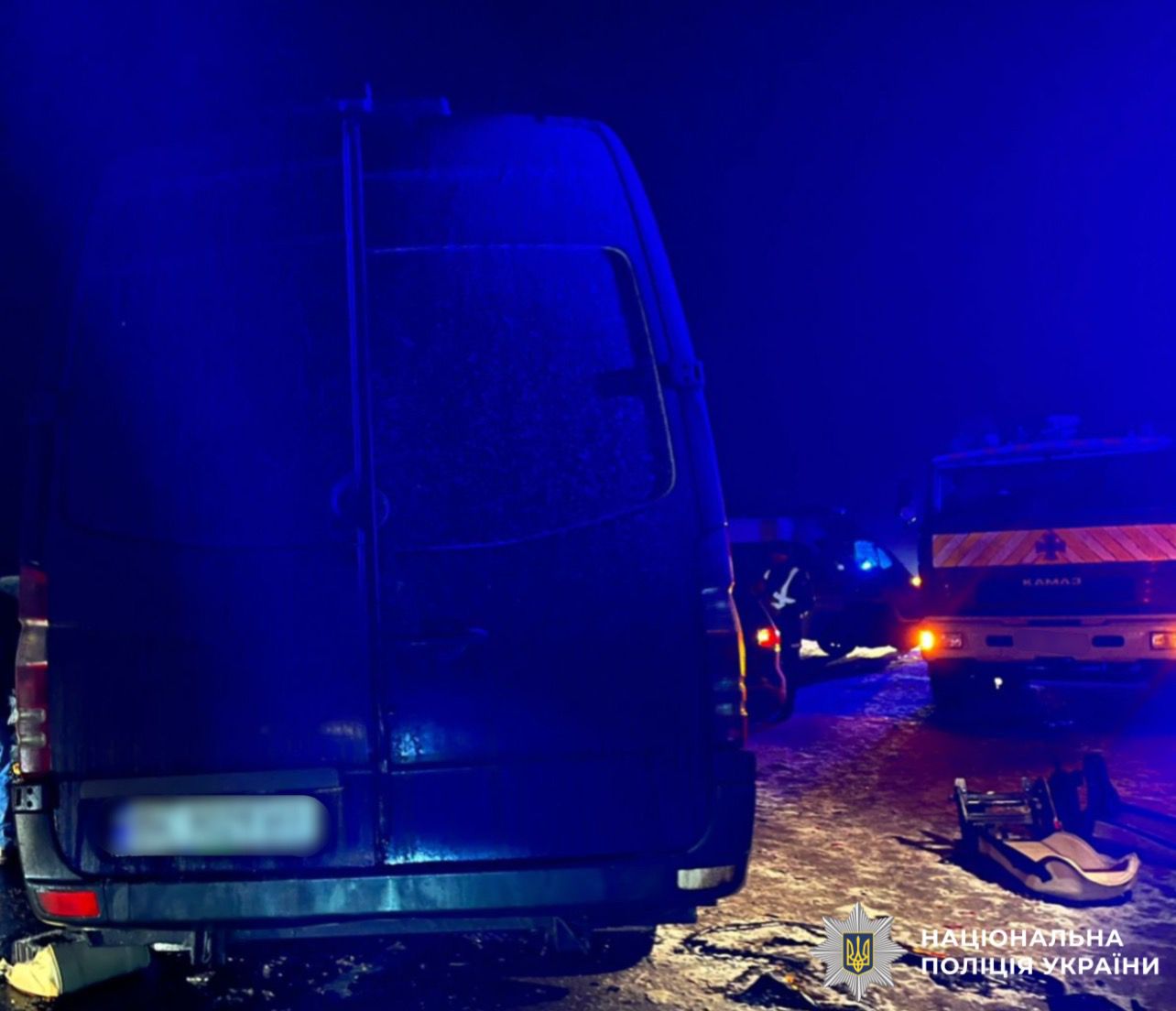 На фотографії зображено місце ДТП та автомобілі, які є учасниками аварії.