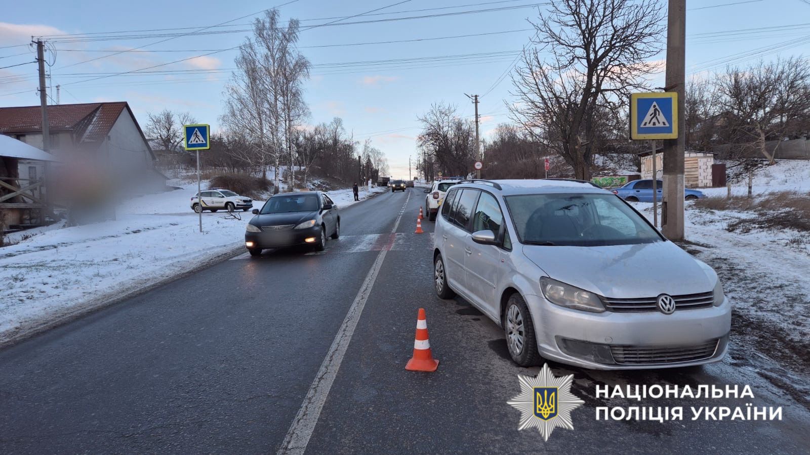 Фото з місця ДТП, де працюють правоохоронці.