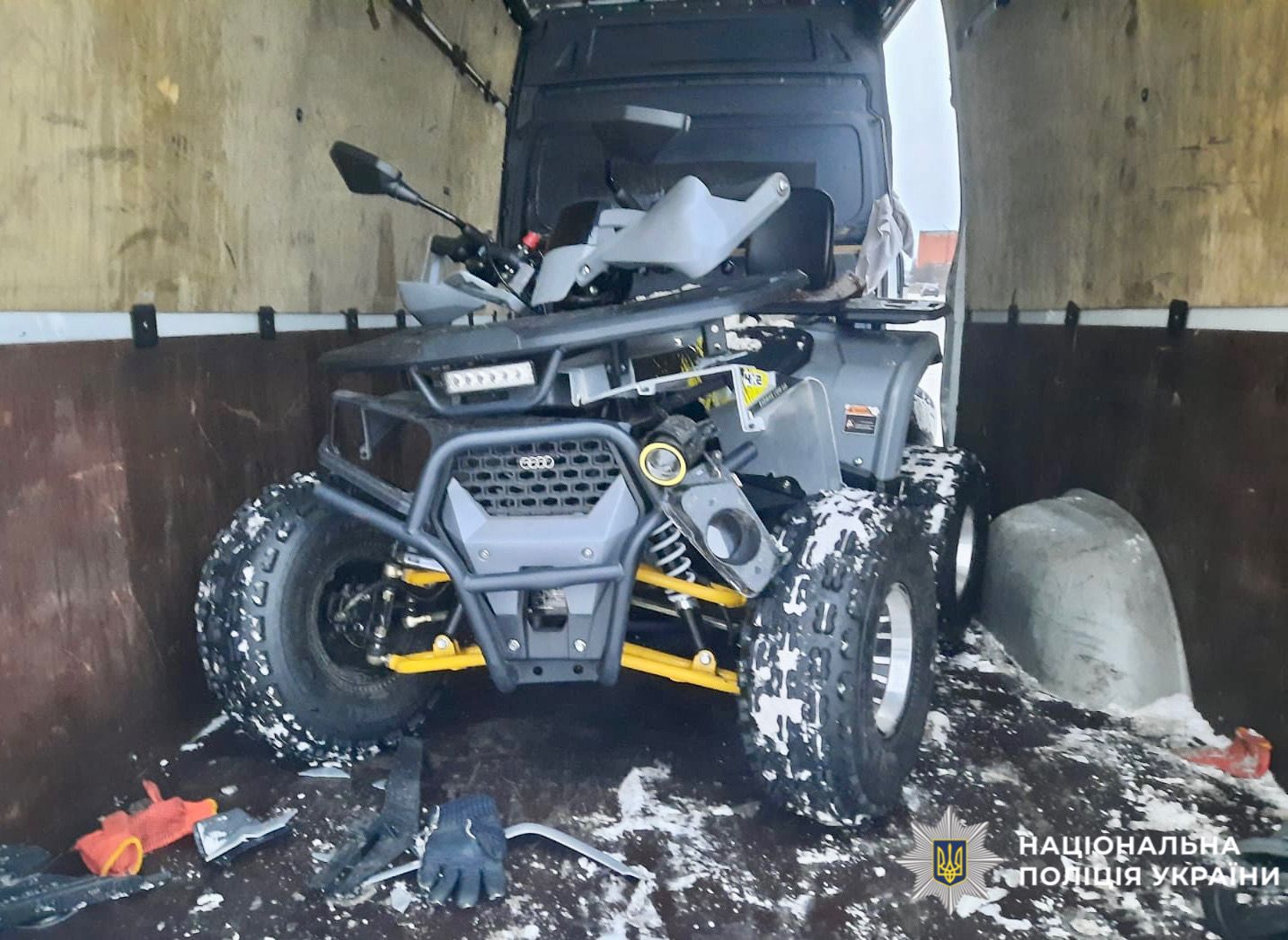 На фото зображено наслідки ДТП.