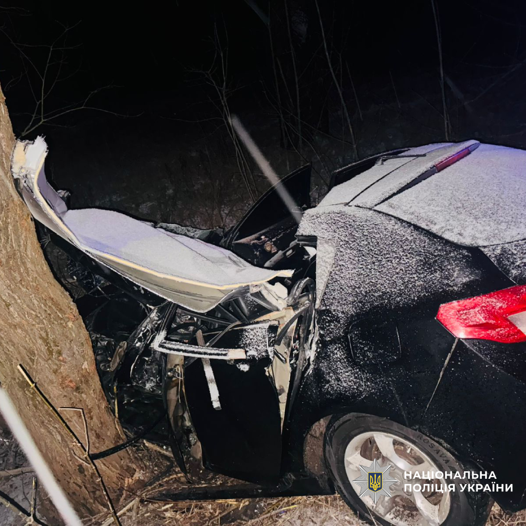 Жінка-водій загинула, троє постраждали, серед яких неповнолітні