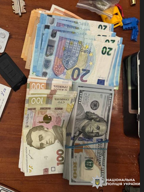 У Львові поліцейські затримали учасників наркоугруповання, підозрюваних у постачанні та збуті в Україну значних партій наркотиків