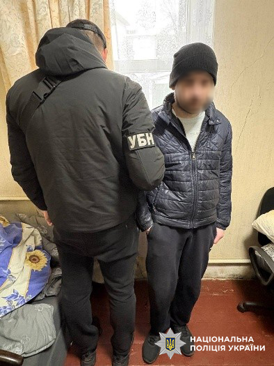 Встановлено, що фігуранти налагодили постачання наркотичних засобів з країн Європи на територію України, а також організували збут героїну, фентанілу та кокаїну у Львові. Щомісячний прибуток злочинної групи становив понад 4 мільйони гривень.