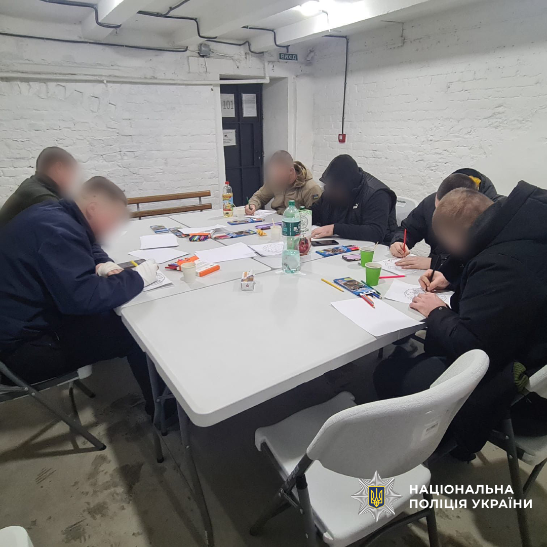 Психолог Mental Tutor поліції Харківщини провела арт-терапевтичне заняття для поранених військовослужбовців, які проходять лікування та реабілітацію