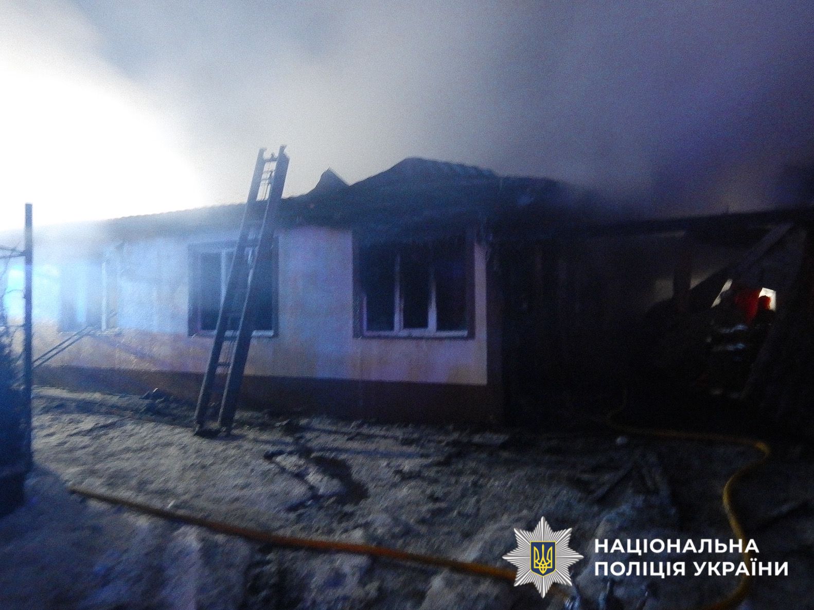 На фотографії зображено місце події, де відбулася пожежа.