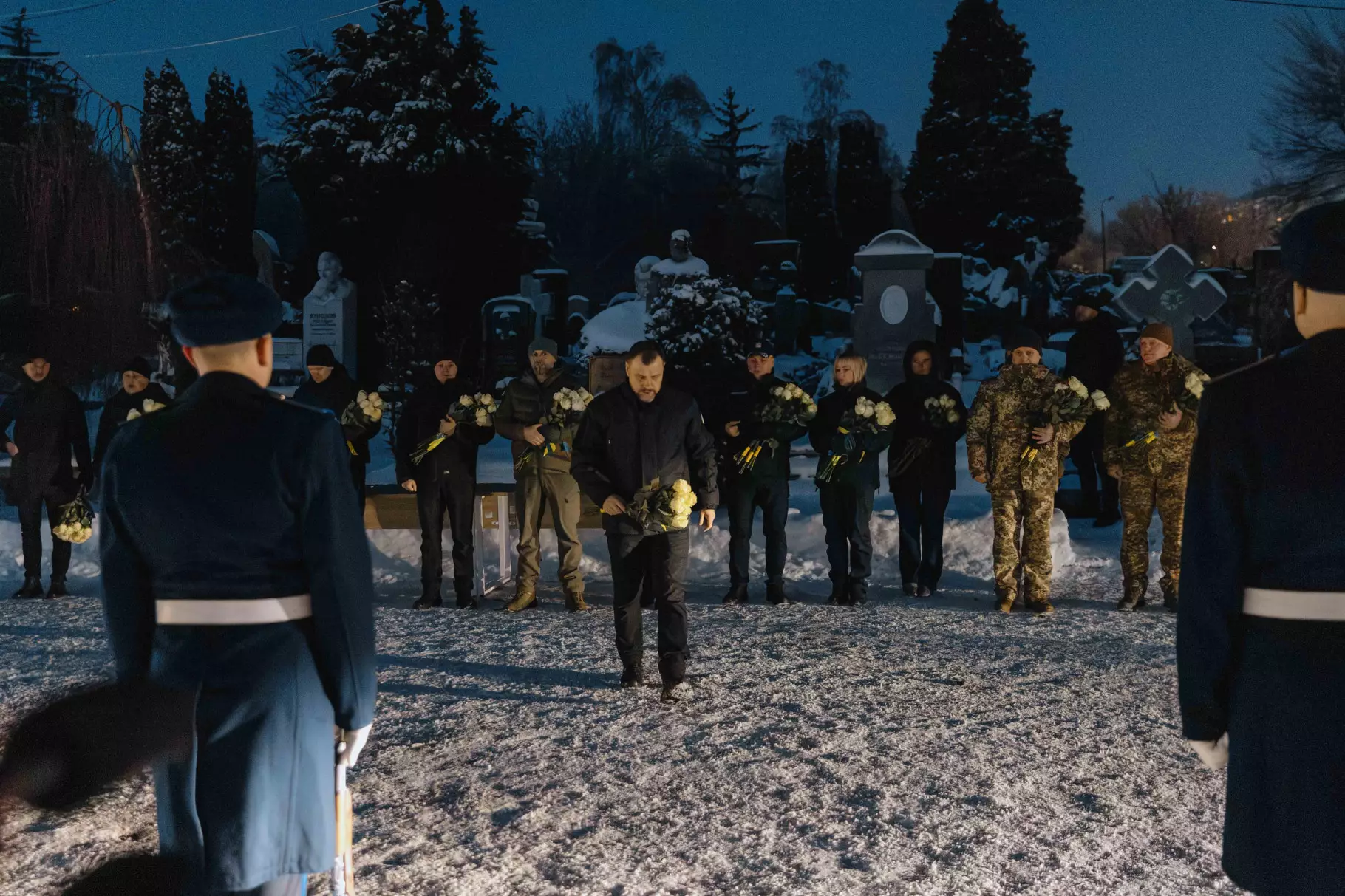 Треті роковини трагедії в Броварах: керівництво МВС вшанувало пам’ять загиблих