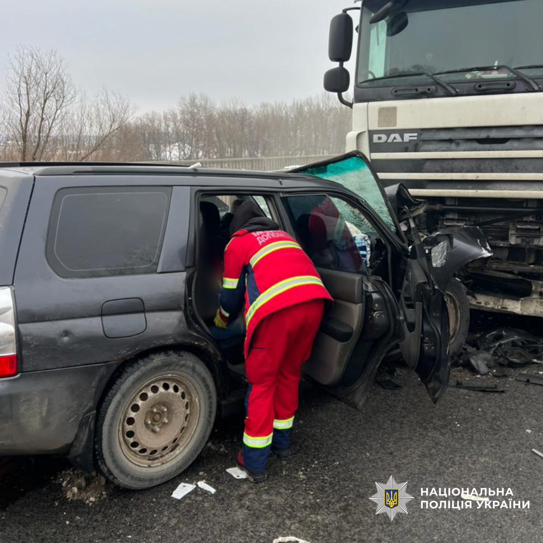 Поліцейські встановлюють обставини смертельної ДТП на Чугуївщині