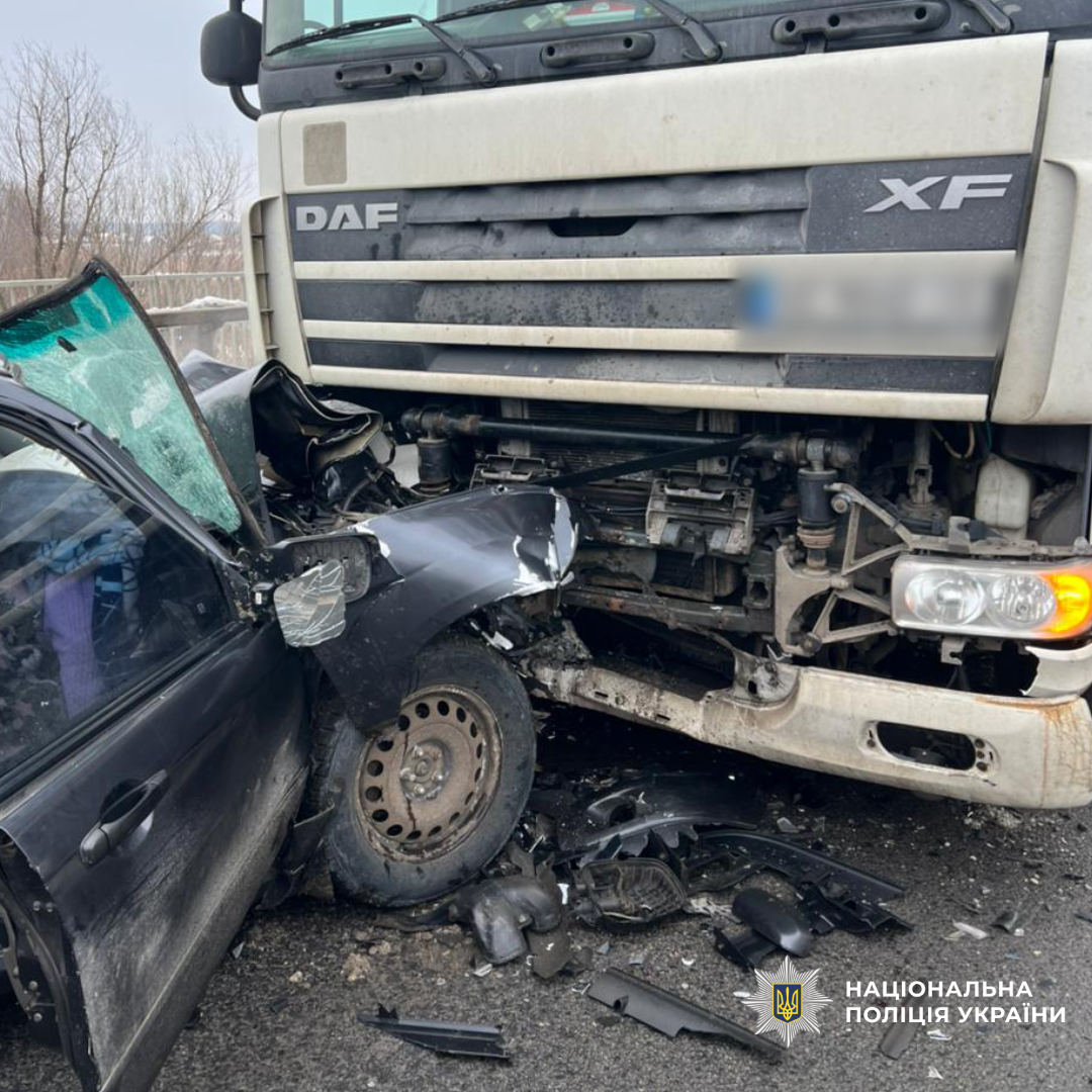 Поліцейські встановлюють обставини смертельної ДТП на Чугуївщині