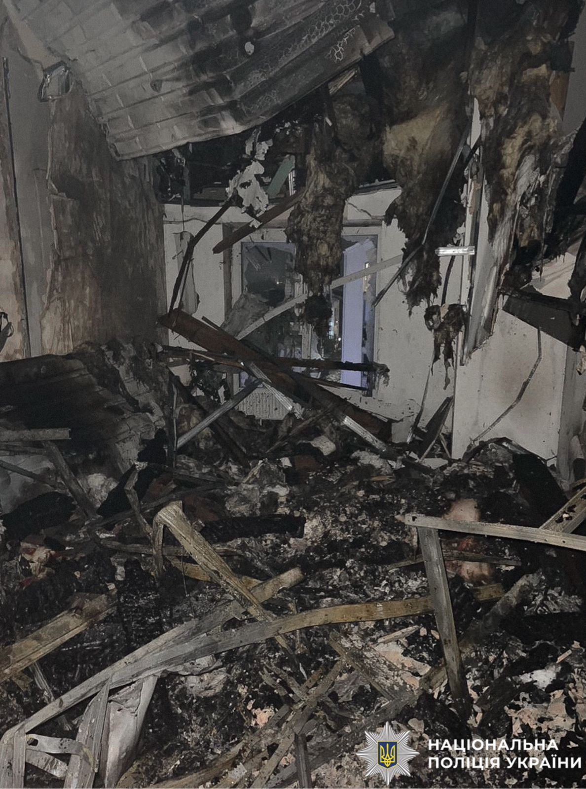 На фотографії зображено наслідки ворожої атаки.