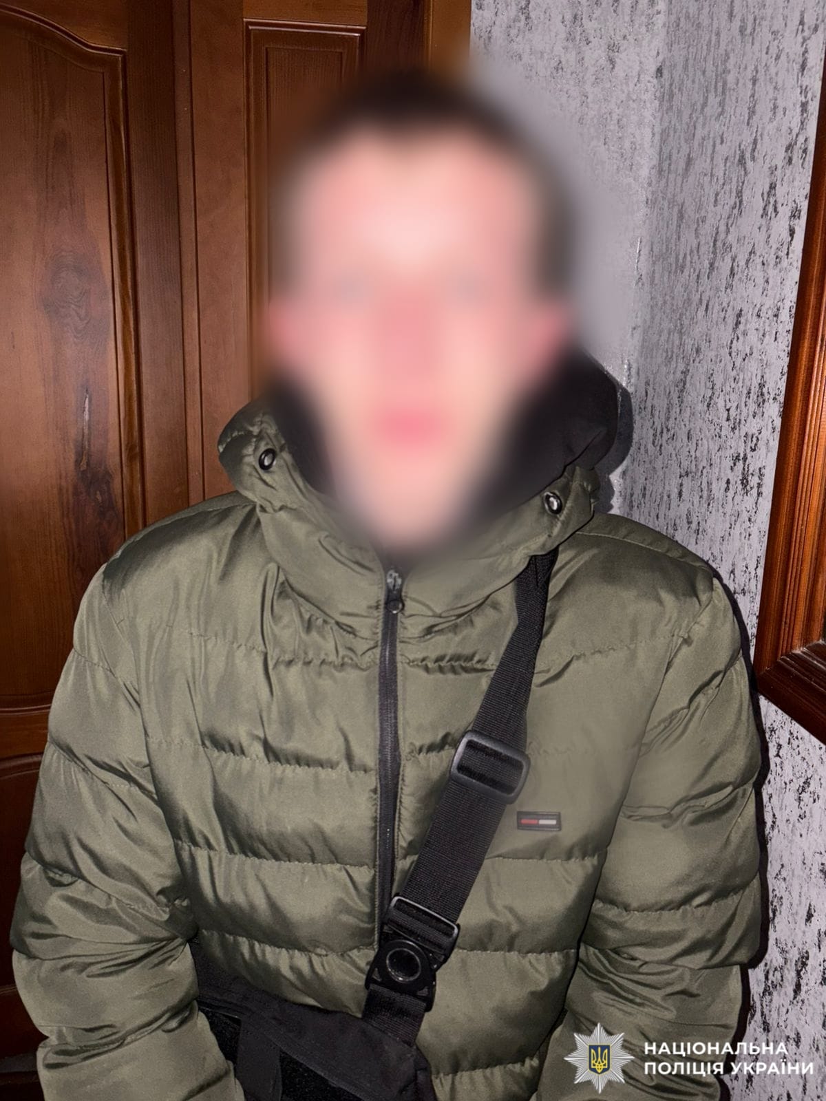 На фото зображений фігурант