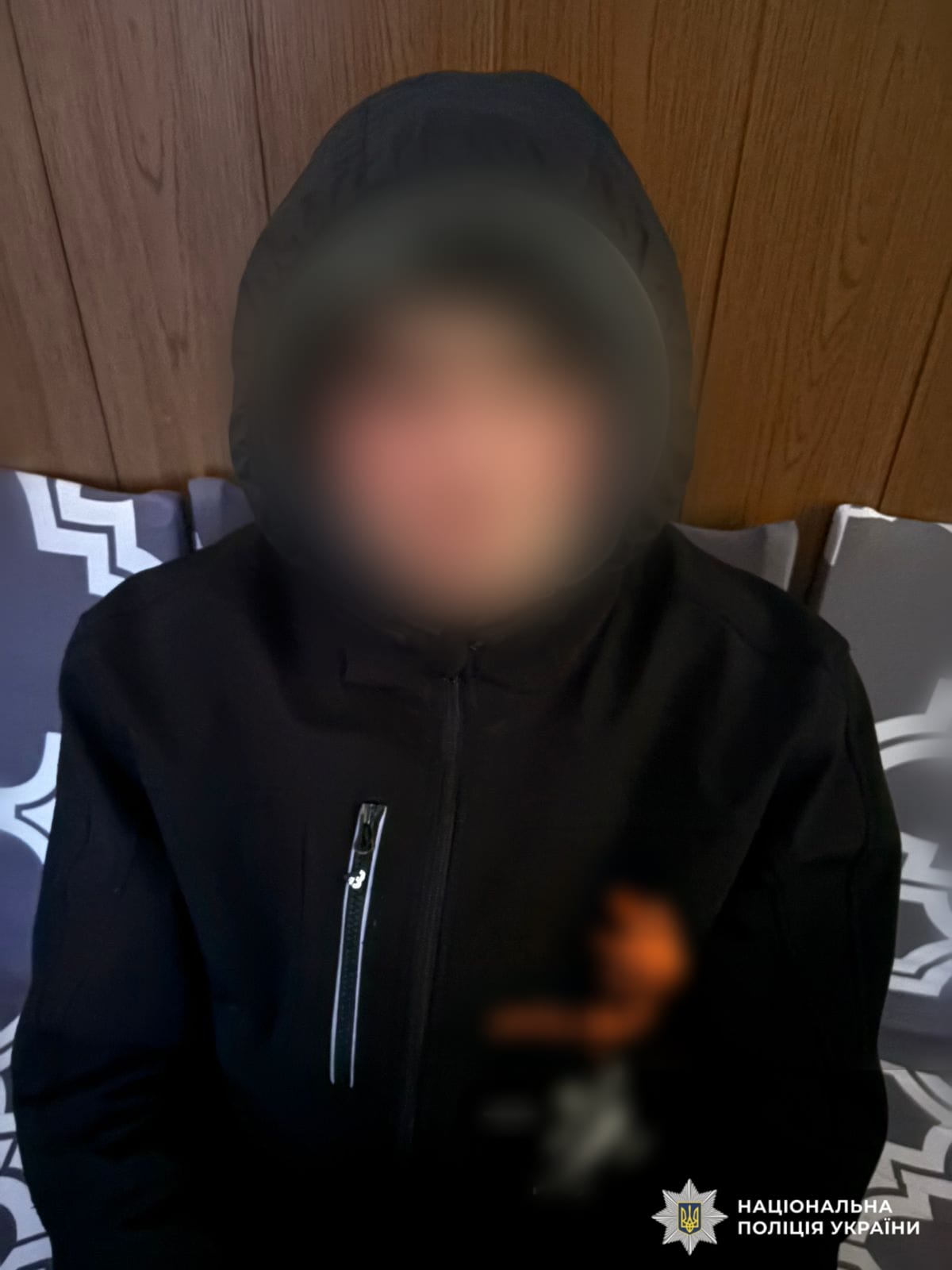 На фото зображений фігурант