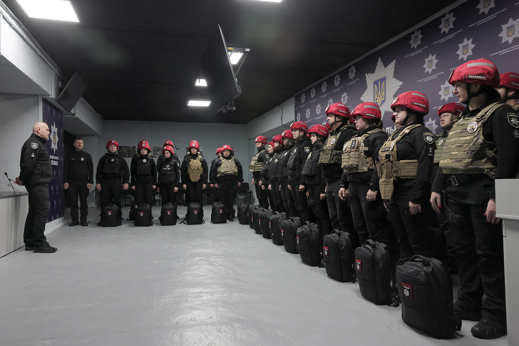 Стройовий огляд парамедиків запорізької поліції. Грудень 2025 року.