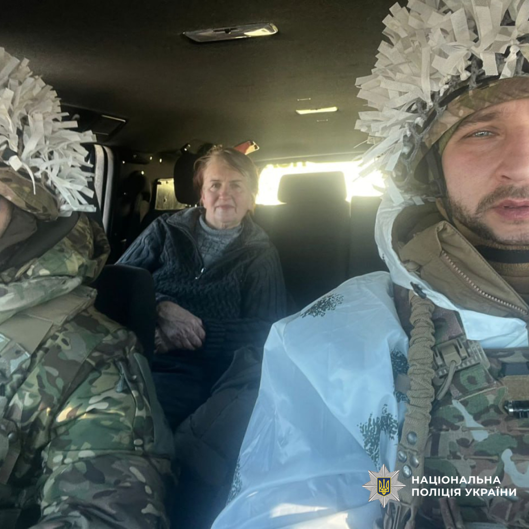 Поліцейські спецпідрозділу «Білий Янгол» продовжують здійснювати евакуації з територій активних бойових дій на Харківщині