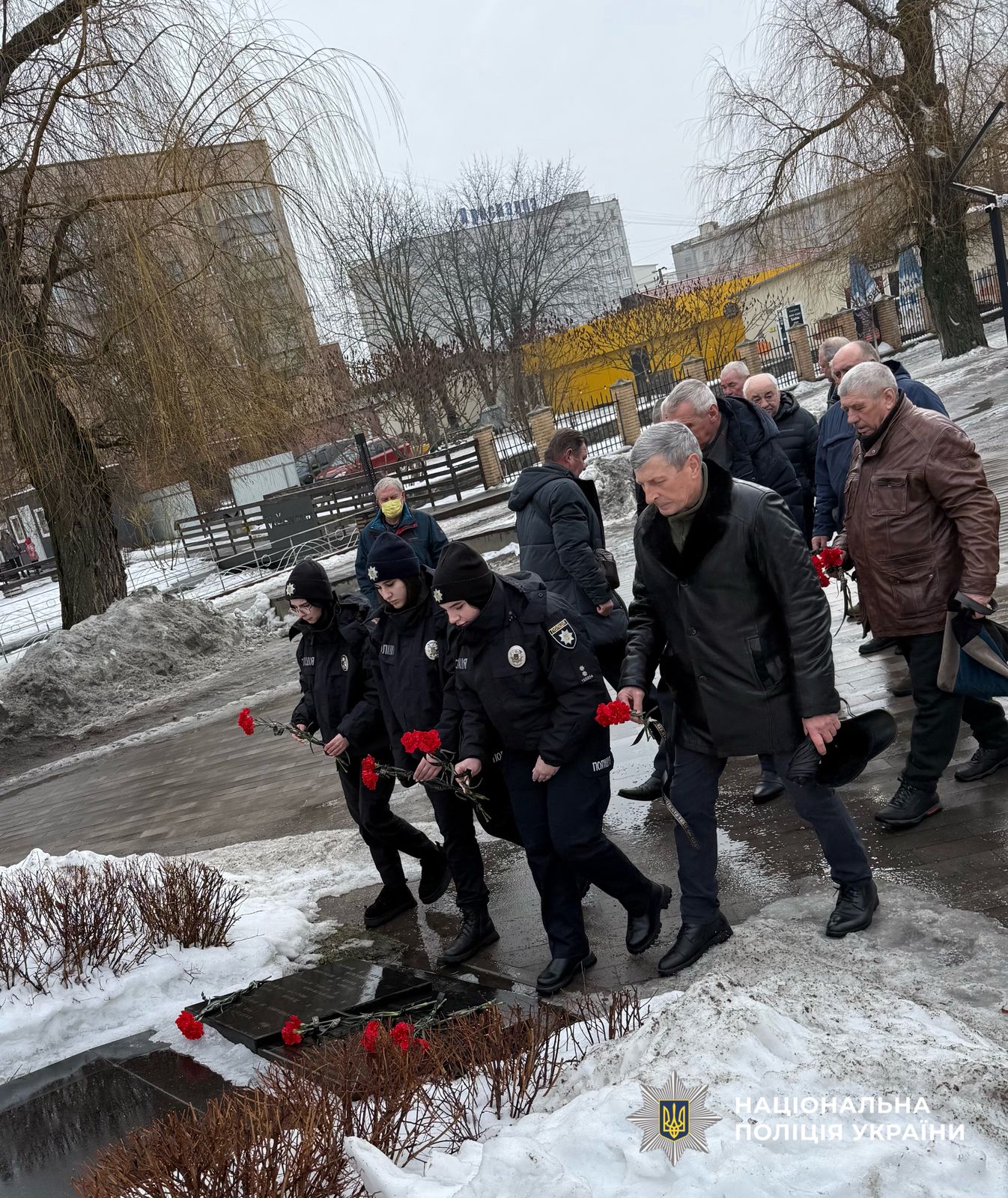 Правоохоронці разом із ветеранами органів внутрішніх справ та представниками громад долучилися до вшанування памʼяті воїнів, полеглих на території інших держав.