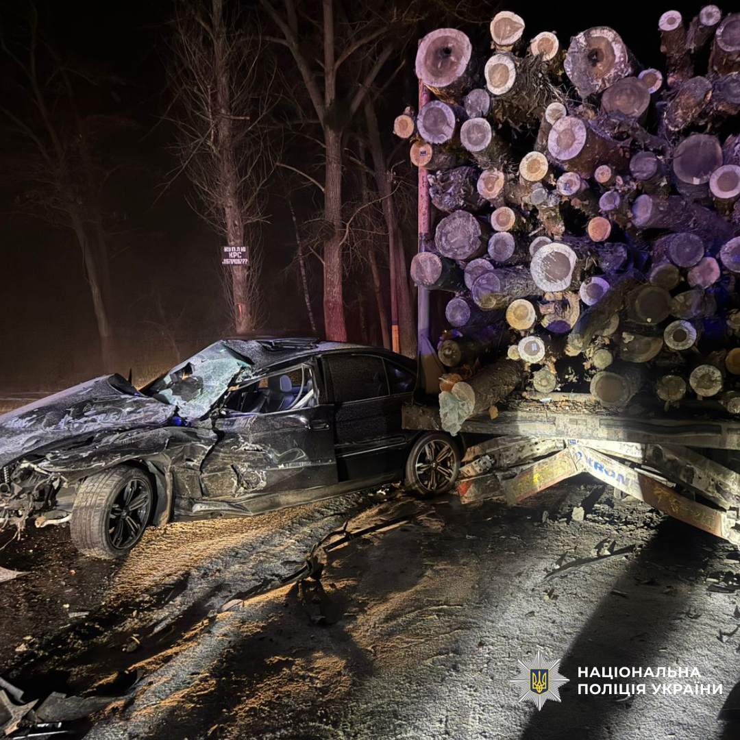 На Харківщині поліція встановлює обставини ДТП, в якій постраждала неповнолітня дівчина