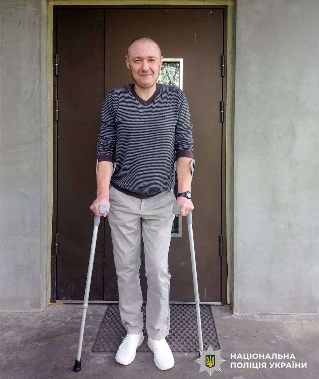На фотографії зображено Сергія Шпака - ветерана збройних сил, який після реабілітації виявив бажання працювати в поліції Київщини.