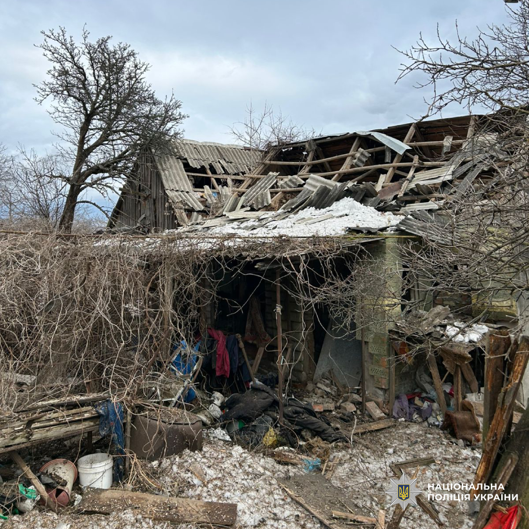 Постраждали п’ятеро людей, серед них дитина: поліцейські Чугуївського району задокументували наслідки ворожого обстрілу