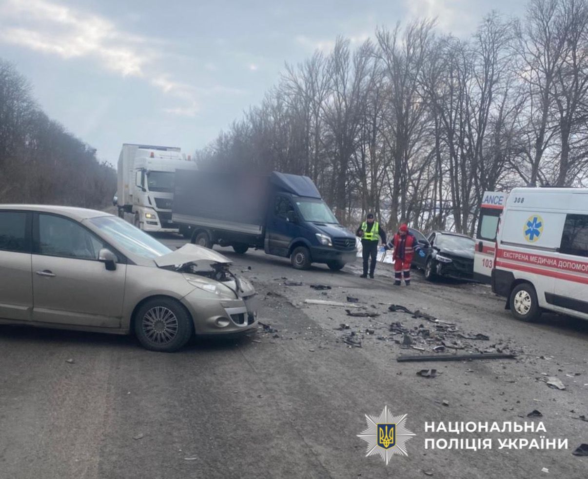 На фото зображено місце події.