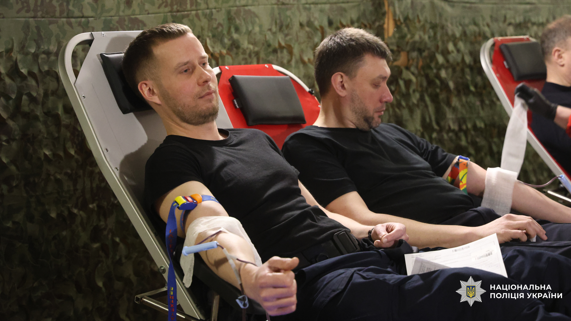 правоохоронці передали свою кров для потреб поранених