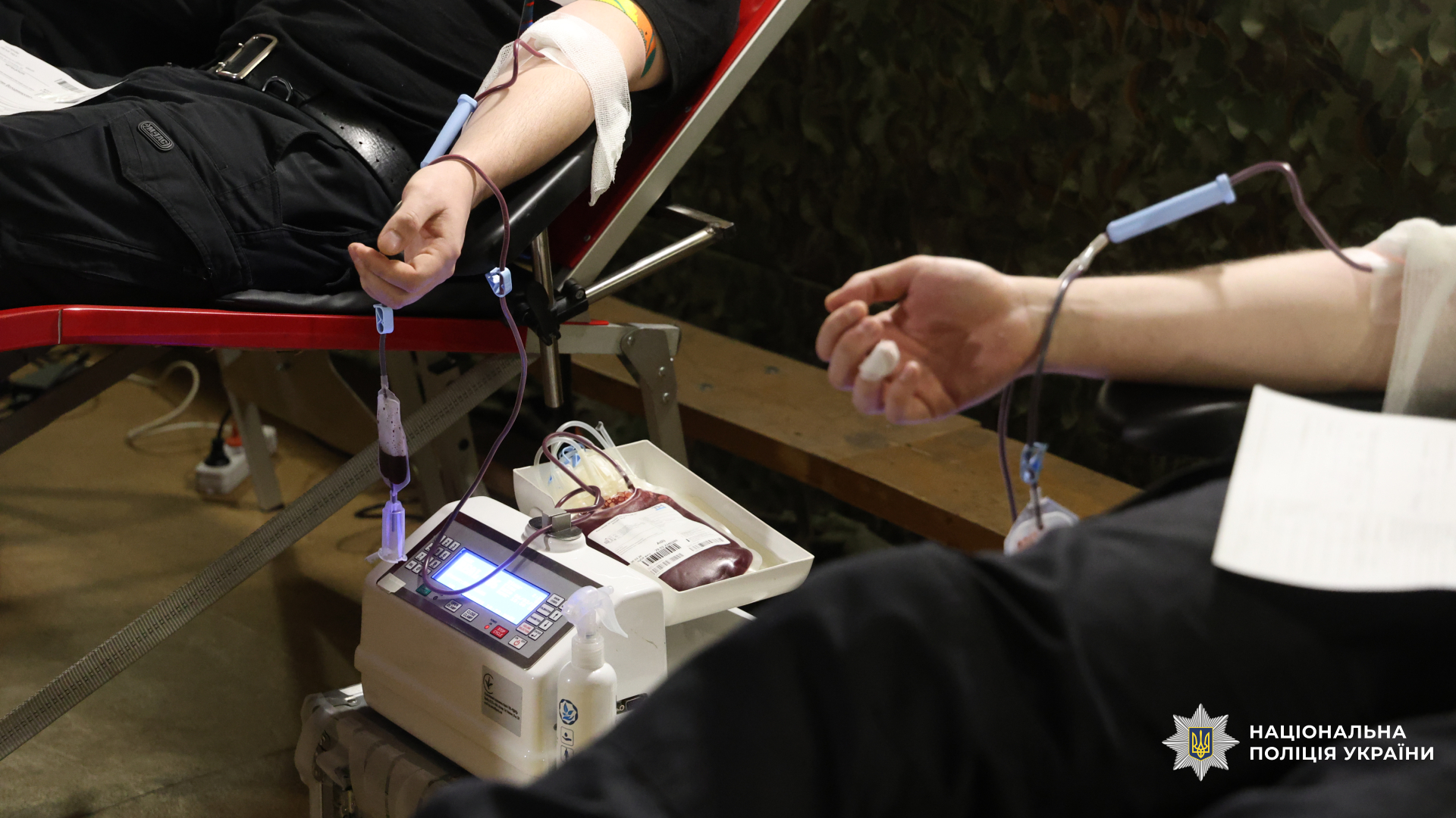 правоохоронці передали свою кров для потреб поранених