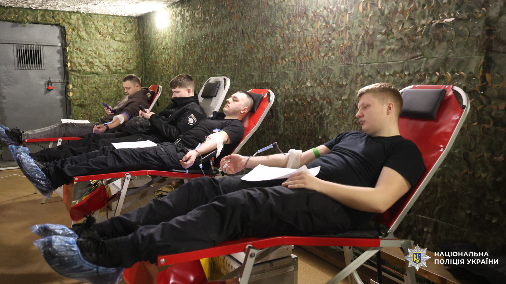 правоохоронці передали свою кров для потреб поранених