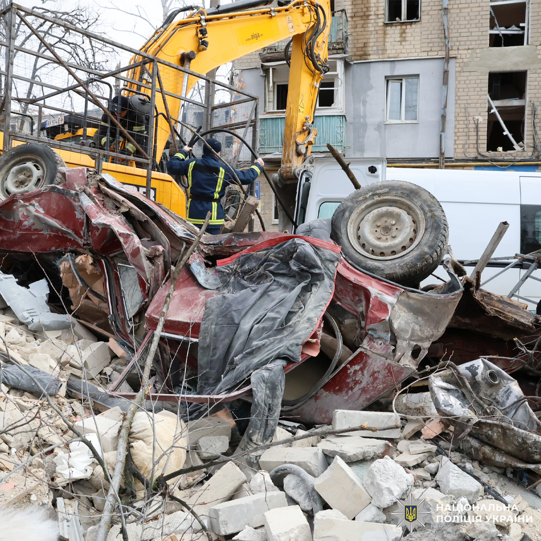 Аварійно-рятувальні роботи у Харкові тривають: відомо про 10 загиблих, ще 16 людей травмовані