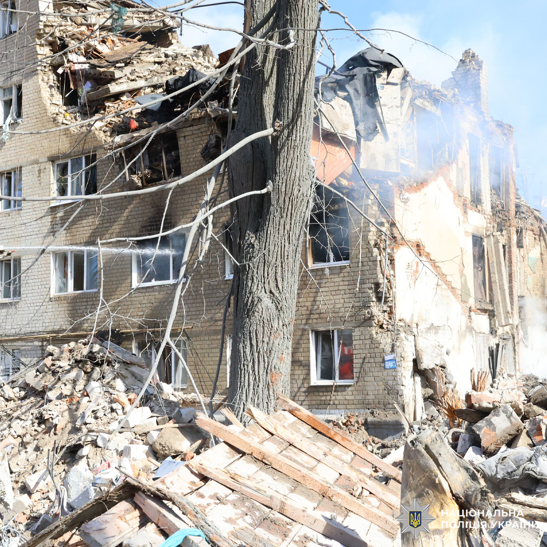 Аварійно-рятувальні роботи у Харкові тривають: відомо про 10 загиблих, ще 16 людей травмовані