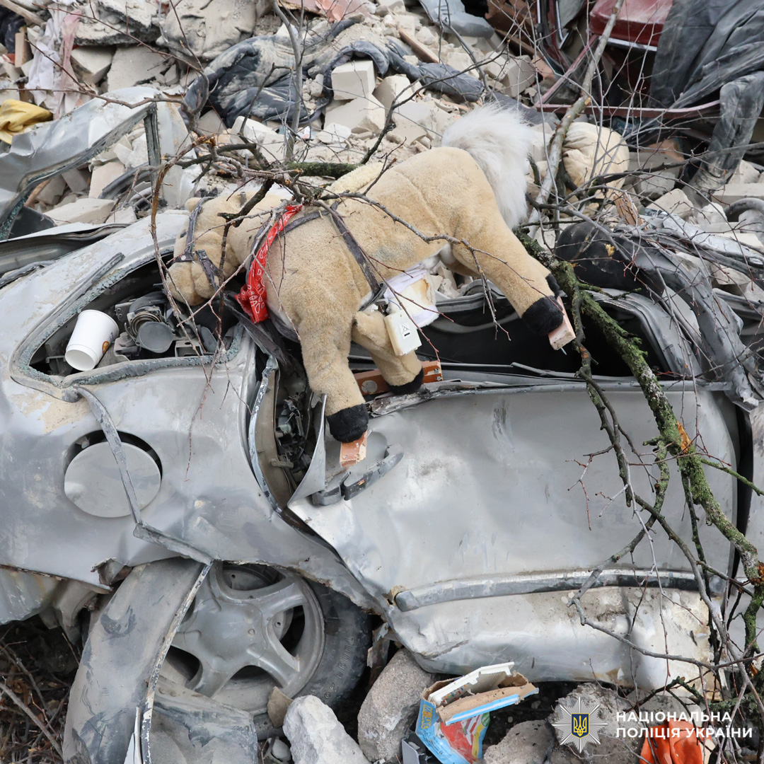 Аварійно-рятувальні роботи у Харкові тривають: відомо про 10 загиблих, ще 16 людей травмовані