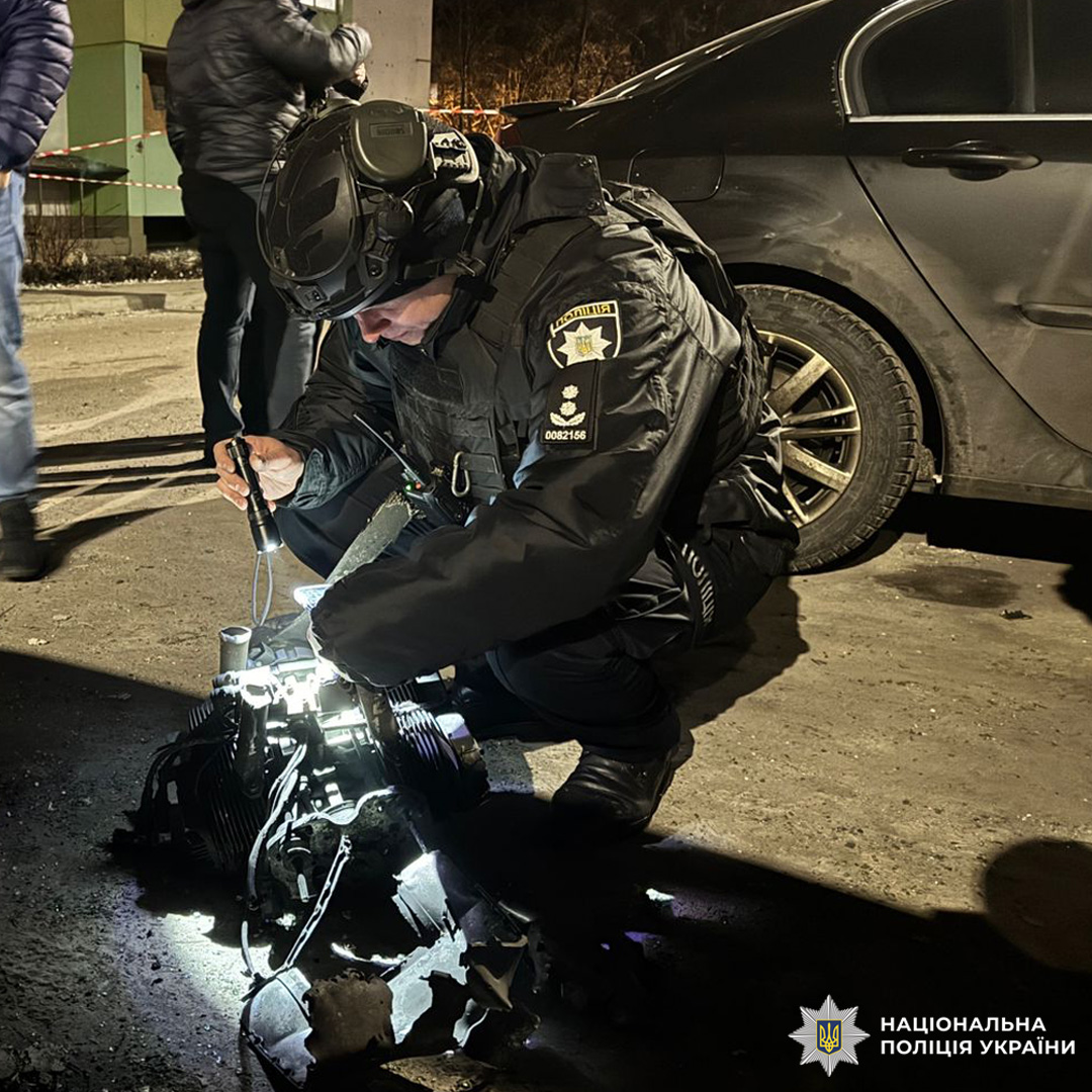 Поліція документує наслідки обстрілу Харкова, внаслідок якого постраждали четверо людей