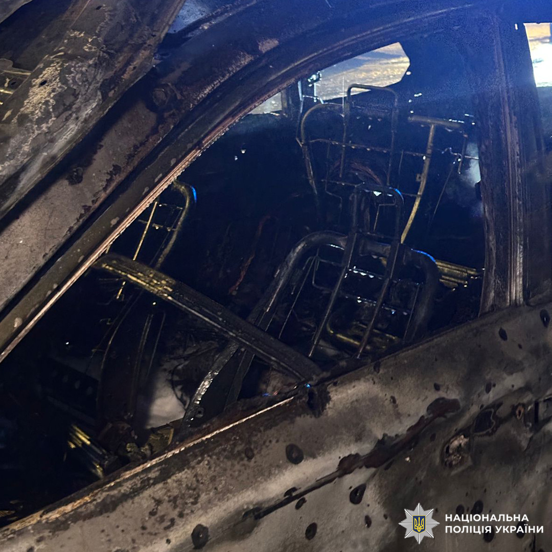 Поліція документує наслідки обстрілу Харкова, внаслідок якого постраждали четверо людей