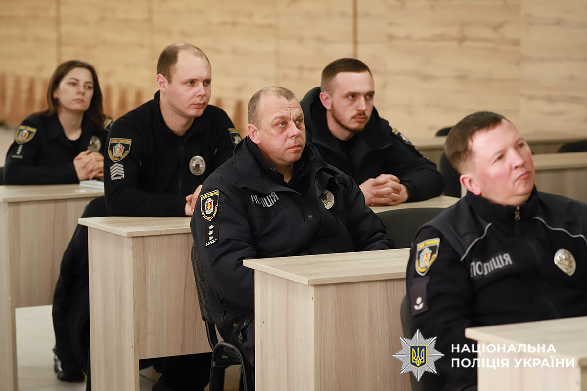 Працівники підрозділів превентивної діяльності поліції Хмельниччини