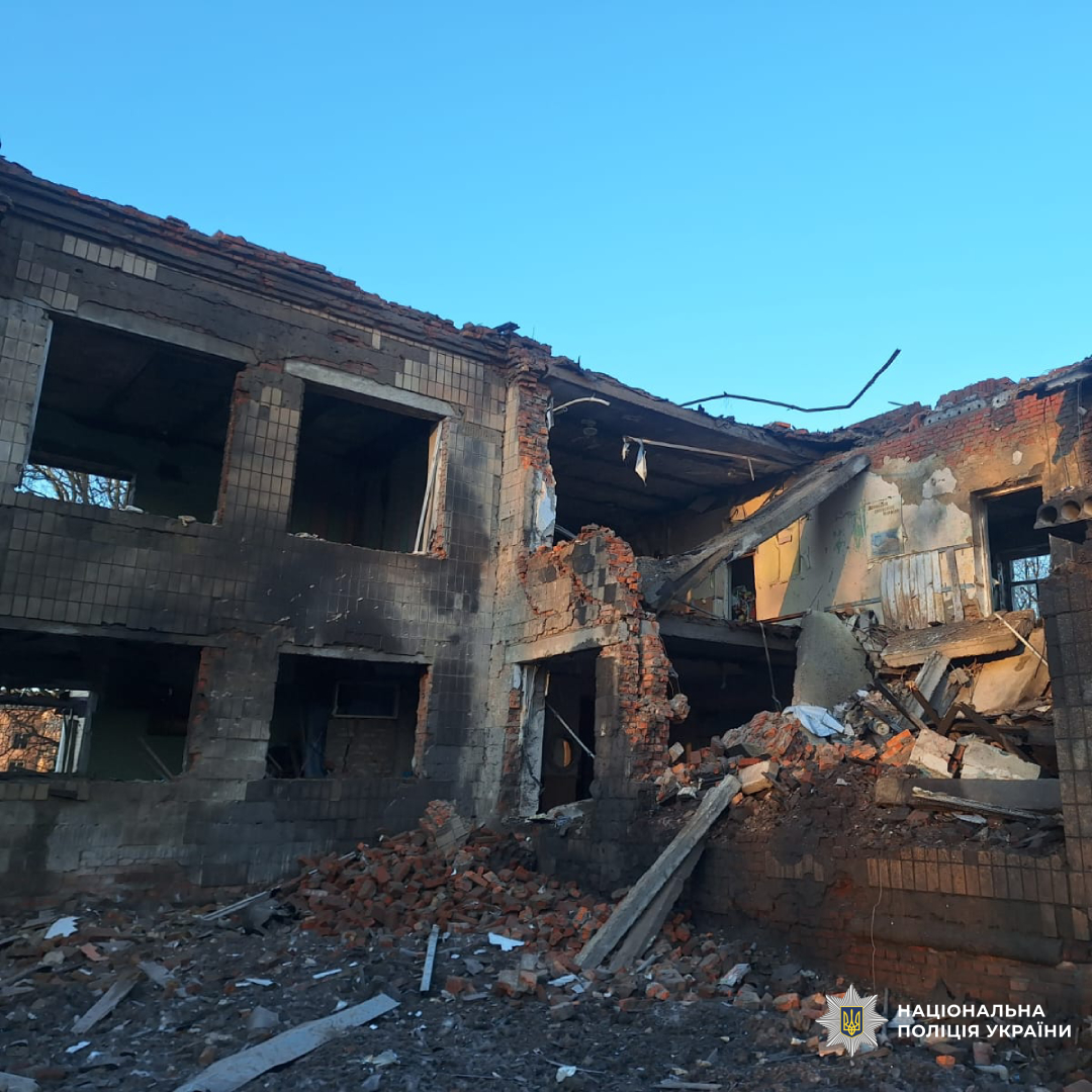 На Харківщині поліцейські задокументували наслідки ворожих обстрілів