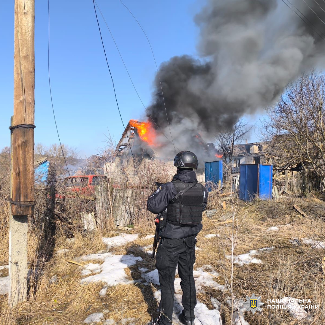 На Харківщині поліцейські задокументували наслідки ворожих обстрілів