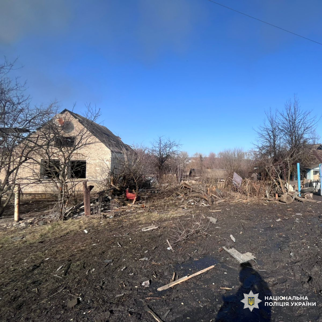 На Харківщині поліцейські задокументували наслідки ворожих обстрілів
