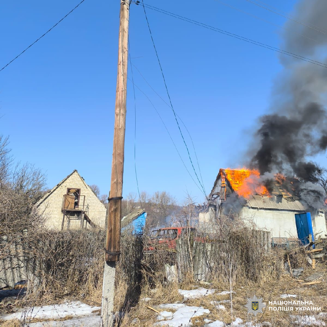 На Харківщині поліцейські задокументували наслідки ворожих обстрілів
