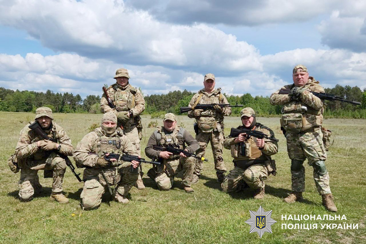 Володимир Чабан з бойовими побратимами