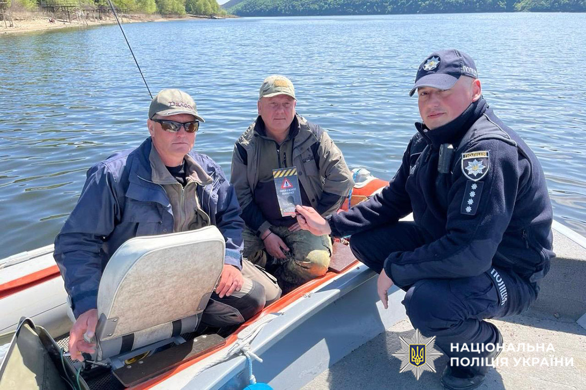 Володимир Чабан проводить профілактичну роботу з рибалками