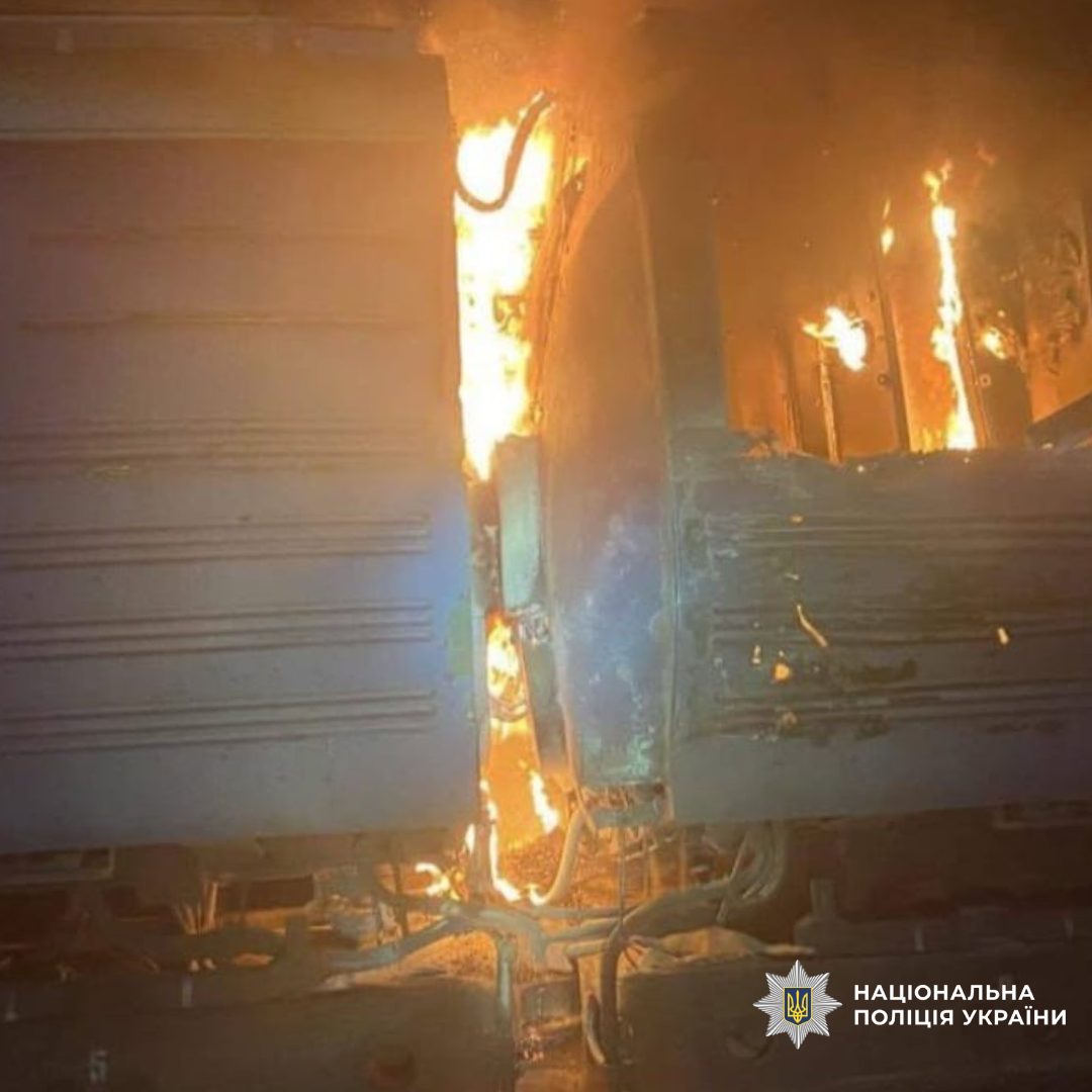 Поліцейські фіксують наслідки влучання БпЛА в Богодухівському районі: постраждали чотири людини