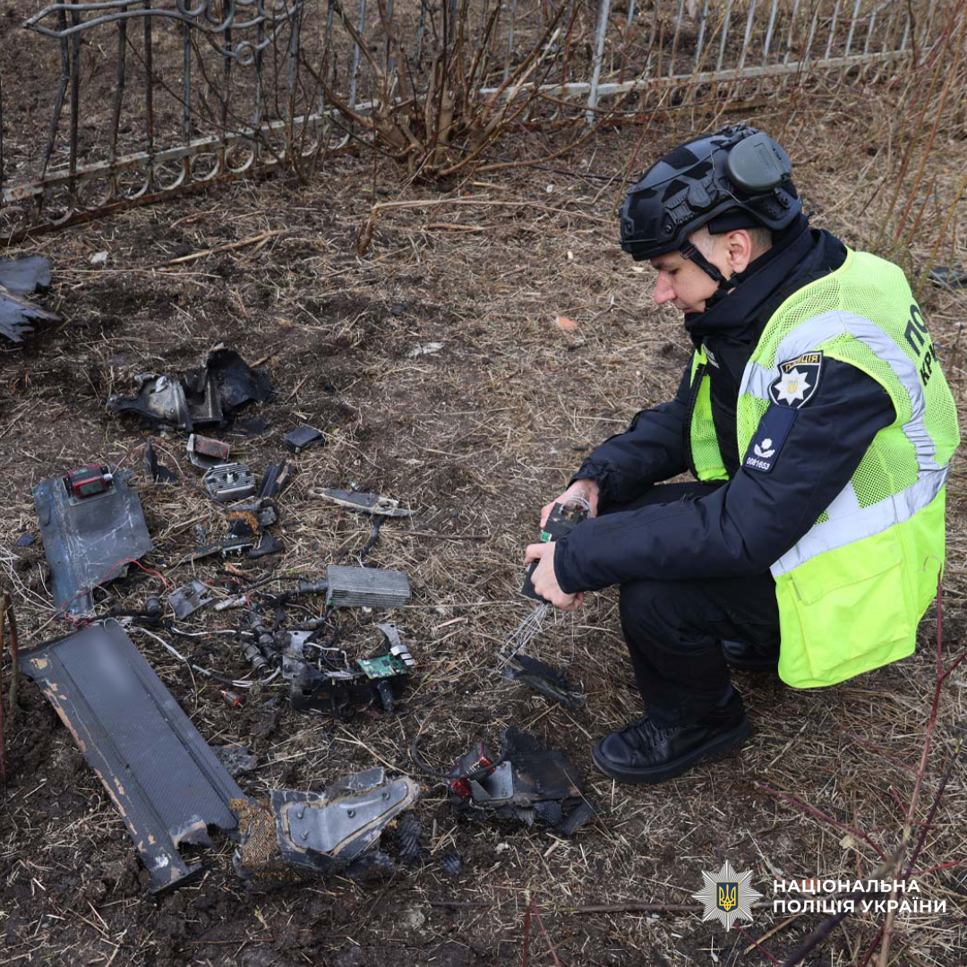 Поліція задокументувала наслідки ворожих обстрілів, внаслідок чого постраждав чоловік